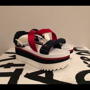 collette platform sandal tommy jeans